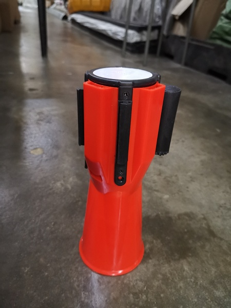 PLASTIC TRAFFIC CONE RETRACTABLE TOPPER
